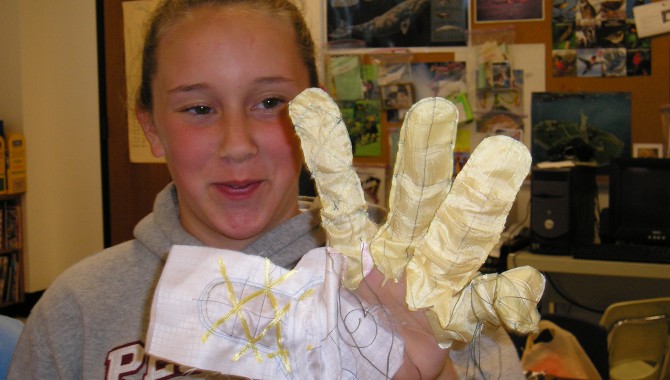 Using the Space Glove  to Teach Spatial Thinking