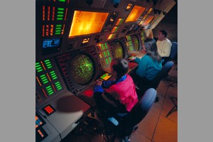 Air traffic controllers at Dallas–Fort Worth TRACON using FAST, decision-support software developed by Robinson’s “start-up-like” team at Ames.  