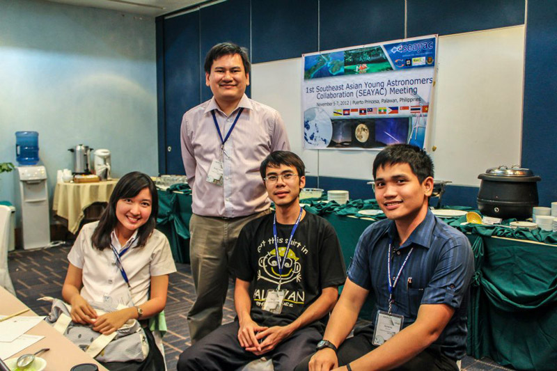 Rogel Mari Sese (standing) at the first Southeast Asian Young Astronomers Collaboration Meeting in Puerto Princesa, Palawan, Philippines in November 2012.
