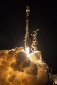 A SpaceX Falcon 9 rocket launches with the Surface Water and Ocean Topography (SWOT) spacecraft onboard, Friday, Dec. 16, 2022, from Space Launch Complex 4E at Vandenberg Space Force Base in California. Credits: NASA/Keegan Barber